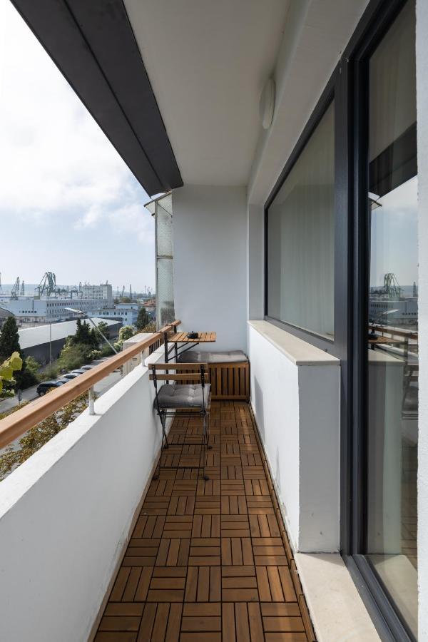 Topaz Beachfront Apartment Варна Екстер'єр фото