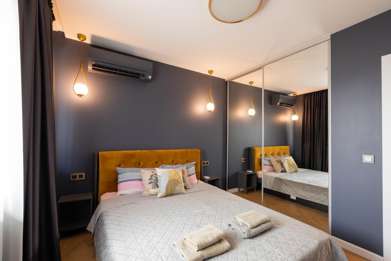 Topaz Beachfront Apartment Варна Екстер'єр фото